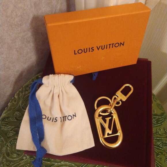 Louis Vuitton Oval Link Logo Charm